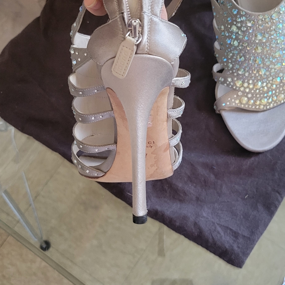 Gucci heels satin fabric and Swarovski - Picture 4 of 7